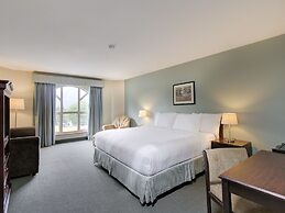 Harrison Lake Hotel