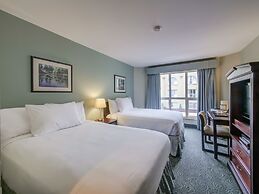 Harrison Lake Hotel