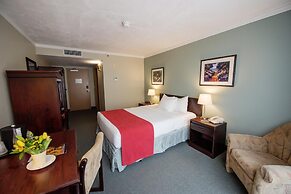 Harrison Lake Hotel