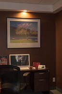 Harrison Lake Hotel