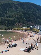 Harrison Lake Hotel