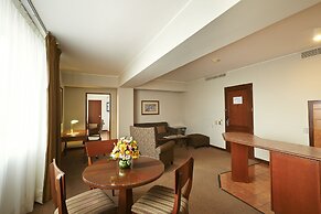 Sol de Oro Hotel & Suites