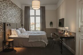 Home Hotel Post