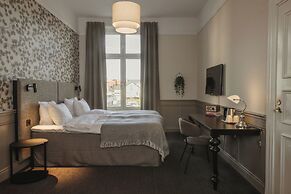 Home Hotel Post