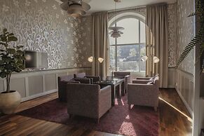 Home Hotel Post