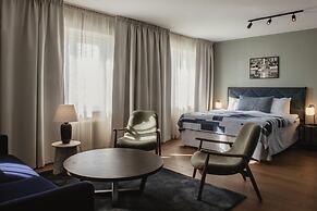 Home Hotel Post
