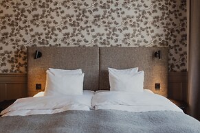 Home Hotel Post