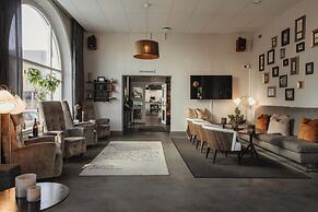 Home Hotel Post