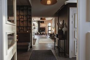 Home Hotel Post