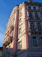 Opera Hotel