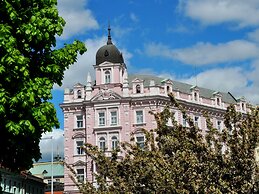 Opera Hotel