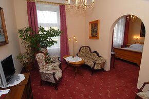 Opera Hotel