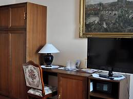Opera Hotel