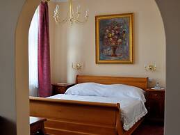 Opera Hotel