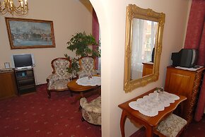 Opera Hotel