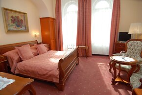 Opera Hotel