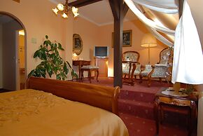 Opera Hotel