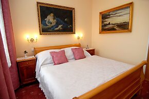 Opera Hotel
