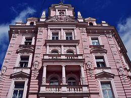 Opera Hotel