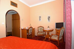 Opera Hotel