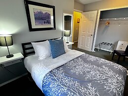 Canadian Rockies Chalets by Trilink