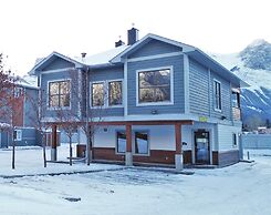 Canadian Rockies Chalets by Trilink