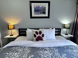 Canadian Rockies Chalets by Trilink