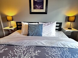 Canadian Rockies Chalets by Trilink