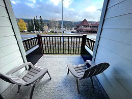 Canadian Rockies Chalets by Trilink