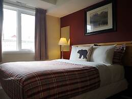 Canadian Rockies Chalets by Trilink