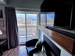 Canadian Rockies Chalets by Trilink