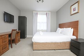 Cairn Hotel
