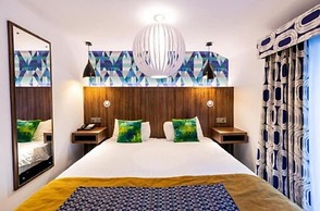 Cairn Hotel