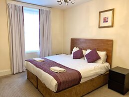 Cairn Hotel