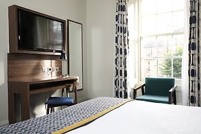 Cairn Hotel