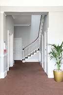 Cairn Hotel