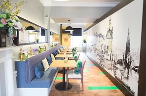 Cairn Hotel