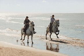 Les Bains Gardians