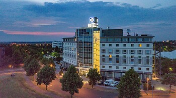 Globana Airport Hotel