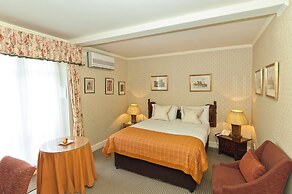 Flitwick Manor