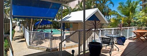 Budds Beach Apartments