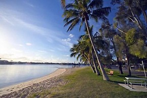 Budds Beach Apartments