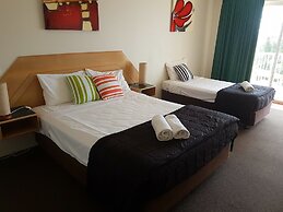 Outrigger Burleigh
