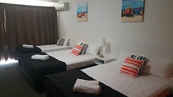 Outrigger Burleigh