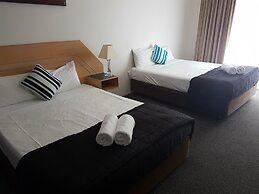 Outrigger Burleigh