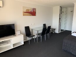 Outrigger Burleigh