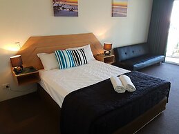 Outrigger Burleigh