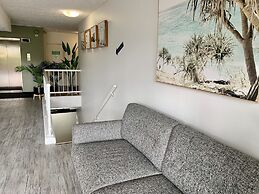 Outrigger Burleigh