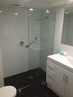 Outrigger Burleigh