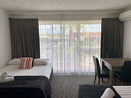 Outrigger Burleigh